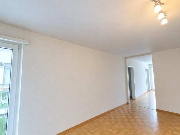 Familienfreundliches Wohnen im Grünen; Helle 2.5-Zimmerwohnung 5