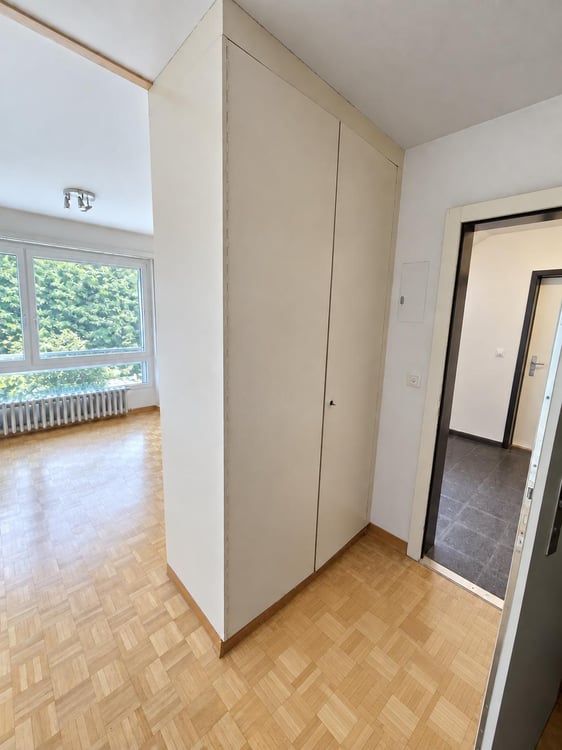 Familienfreundliches Wohnen im Grünen; Helle 2.5-Zimmerwohnung 1