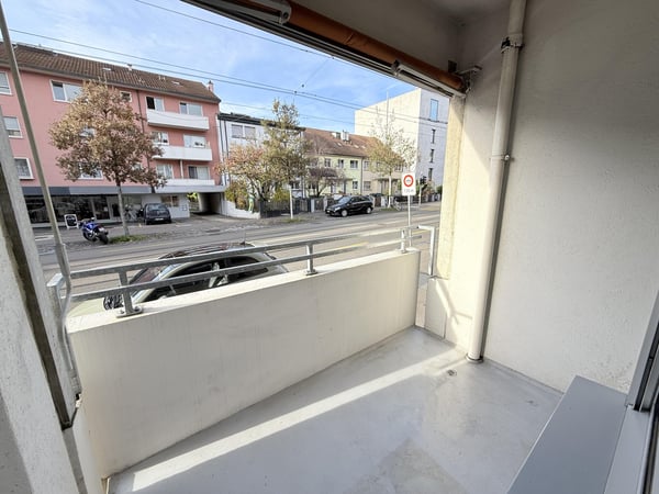 Zeitgemässe Wohnung am Dorfrand von Riehen 2