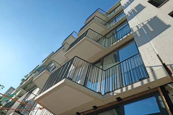 Modern im Sichtbetonstil Nähe Spalentor 1