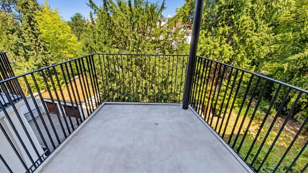 Modern im Sichtbetonstil Nähe Spalentor 9