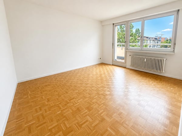 Wohnen im Dreiländereck: Attraktive Attikawohnung am Wiesendamm 4
