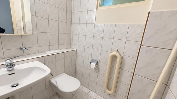 Ruhige Seitenstrasse Nähe Felix Platter-Spital 4