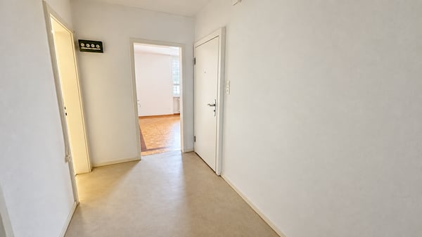 Ruhige Seitenstrasse Nähe Felix Platter-Spital 2