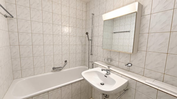 Ruhige Seitenstrasse Nähe Felix Platter-Spital 5