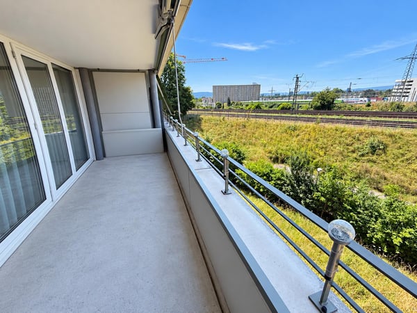 Moderne Wohnung mit grossem Balkon im beliebten Hirzbrunnen-Quartier 11