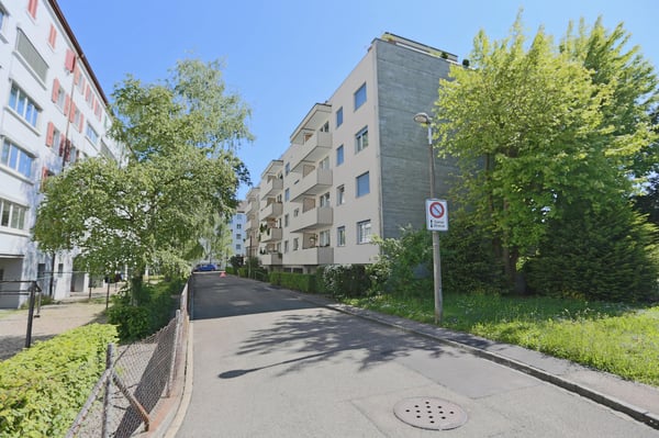 Wohnen im Dreiländereck: Attraktive Attikawohnung am Wiesendamm