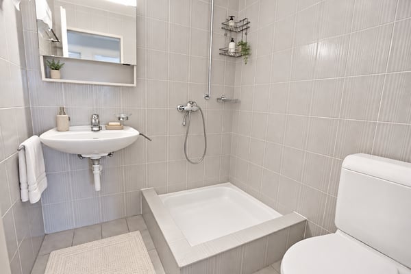 Maisonette Dachwohnung mit Cheminée und Waschturm 6