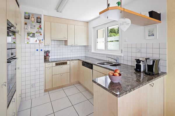 Top gepflegte Wohnung an äusserst schöner Wohnlage 4