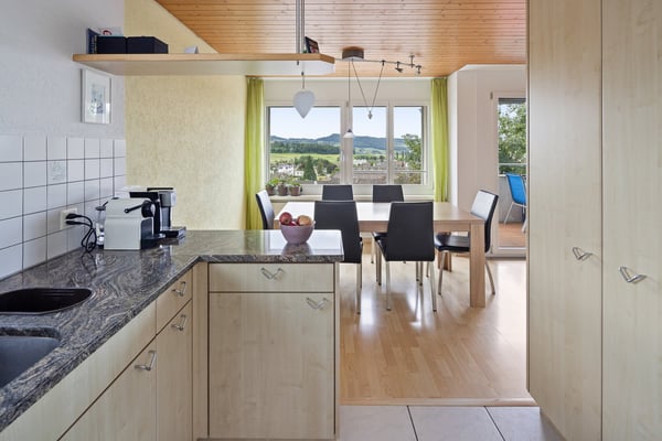 Top gepflegte Wohnung an äusserst schöner Wohnlage 5
