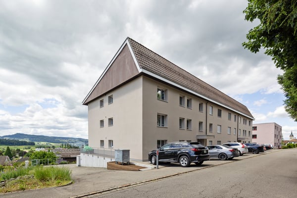 Top gepflegte Wohnung an äusserst schöner Wohnlage 3
