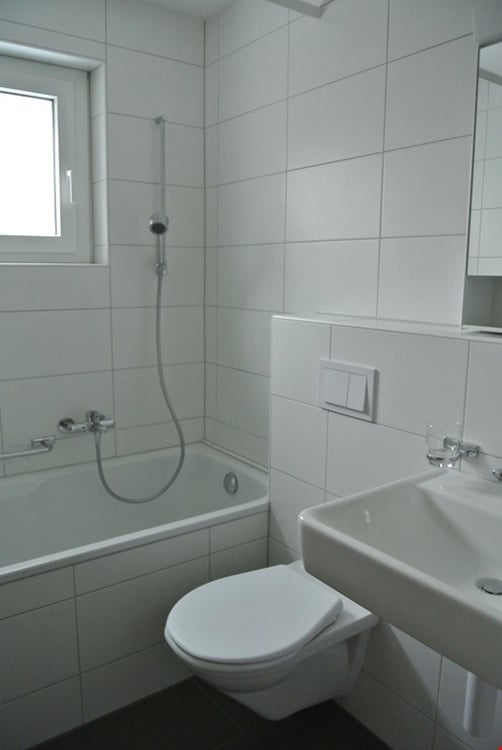 In ruhigem 4-Familienhaus 2