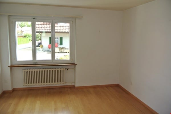 In ruhigem 4-Familienhaus 5