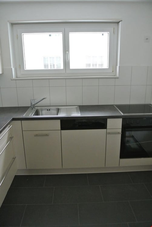 In ruhigem 4-Familienhaus 3