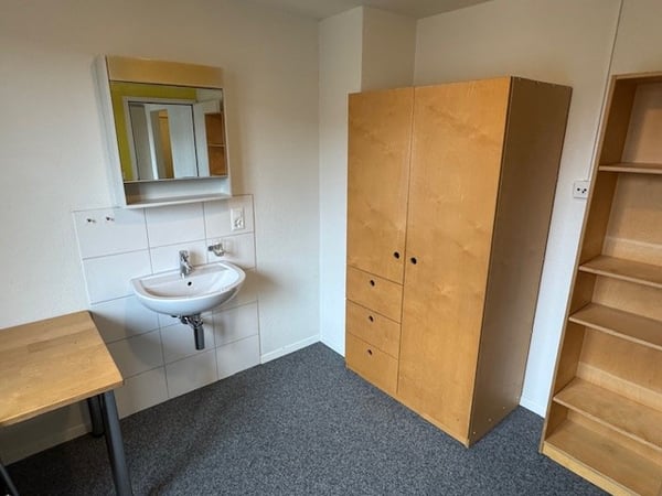 Möbliertes Zimmer - Studentenwohnheim für UNI Studenten und Lernende 5