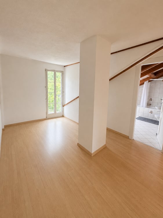 Charmante 3.5-Zimmer-Wohnung im Dachgeschoss 3