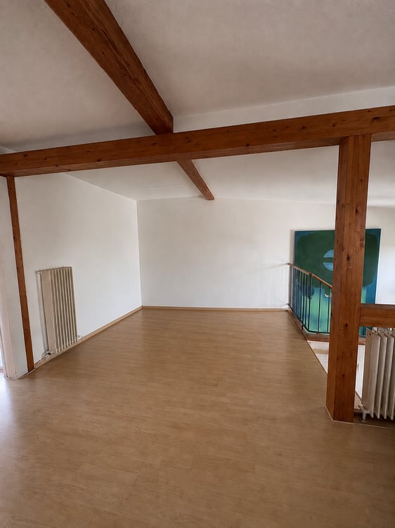 Charmante 3.5-Zimmer-Wohnung im Dachgeschoss 5
