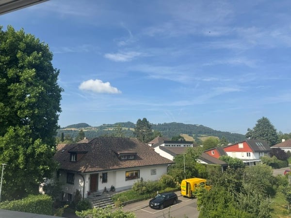 Erstbezug in schön sanierte 4 ½ Zimmer Wohnung in 3-Parteienhaus 16