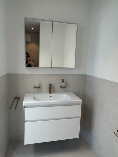 Erstbezug in schön sanierte 4 ½ Zimmer Wohnung in 3-Parteienhaus 8