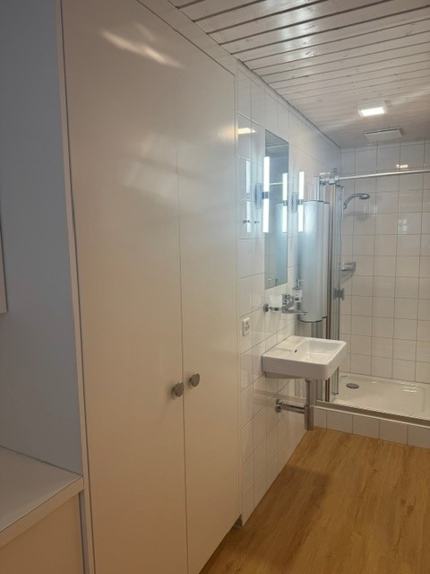 Erstbezug in schön sanierte 4 ½ Zimmer Wohnung in 3-Parteienhaus 19