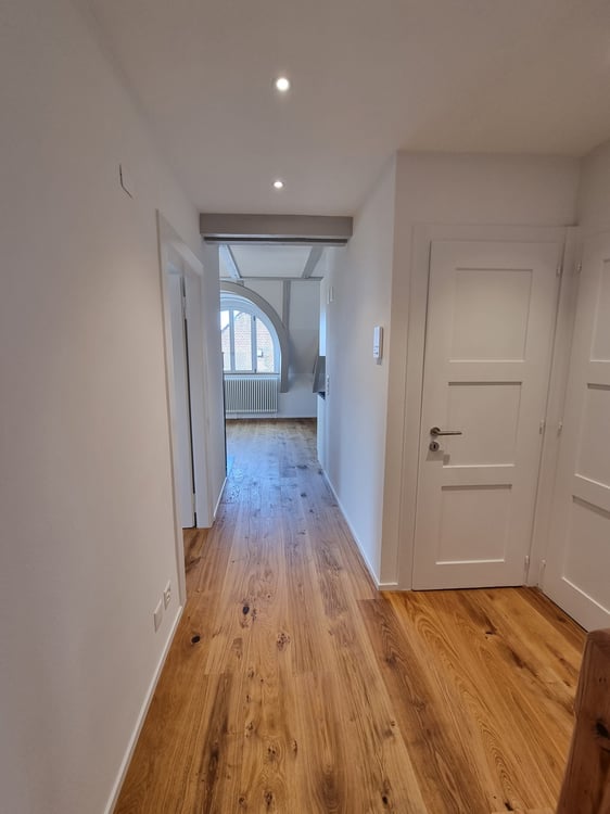 Sehr helle, sonnige 3 Zi. Single Wohnung im Dachgeschoss 7