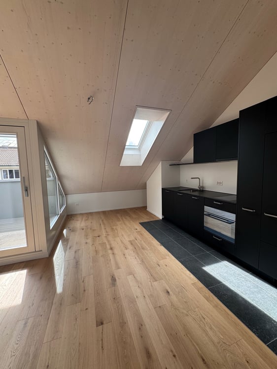 Im 1015 saniert! 1-Zimmerwohnung mit Loggia 2
