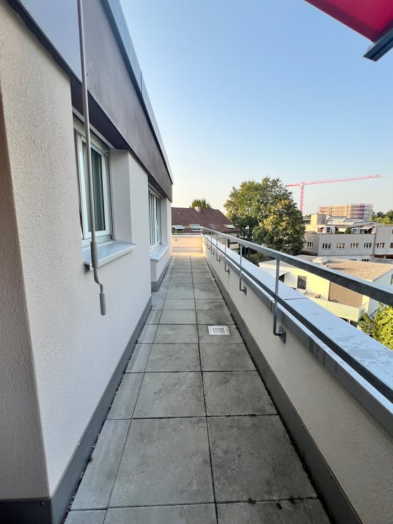 Sonnige 2.5 - Zimmer-Attikawohnung mit grosser Terrasse! 8