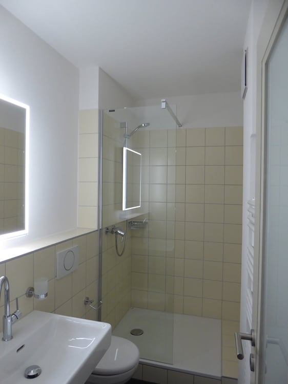 Sehr helle, sonnige 2-Zi. Wohnung im 2. OG 5