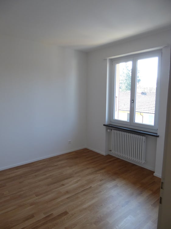 Sehr helle, sonnige 2-Zi. Wohnung im 2. OG 4
