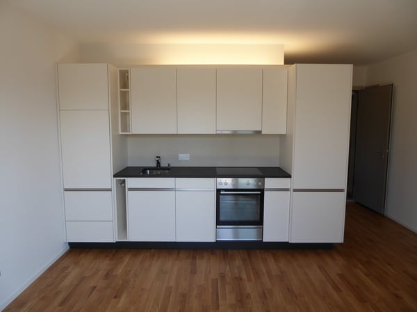 Sehr helle, sonnige 2-Zi. Wohnung im 2. OG 3