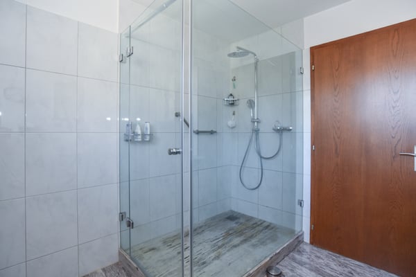 Freistehendes und bezugsbereites EFH mit grossem Garten an guter Lage 11