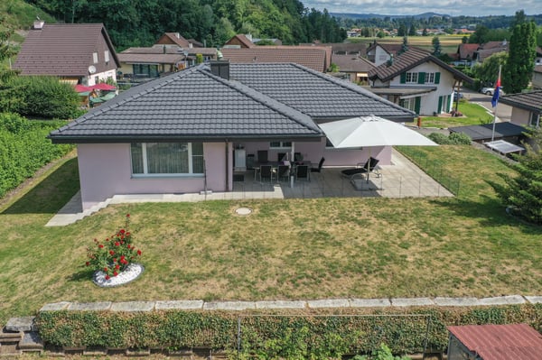 Freistehendes und bezugsbereites EFH mit grossem Garten an guter Lage 3