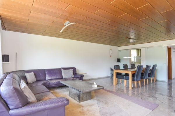 Freistehendes und bezugsbereites EFH mit grossem Garten an guter Lage 4