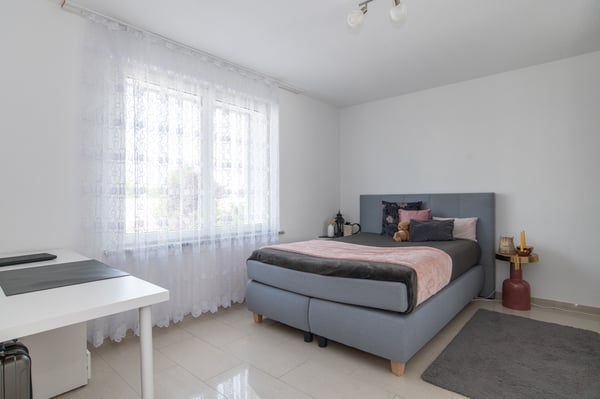 Kernsaniertes Dreifamilienhaus an ruhiger und doch zentraler Lage 9