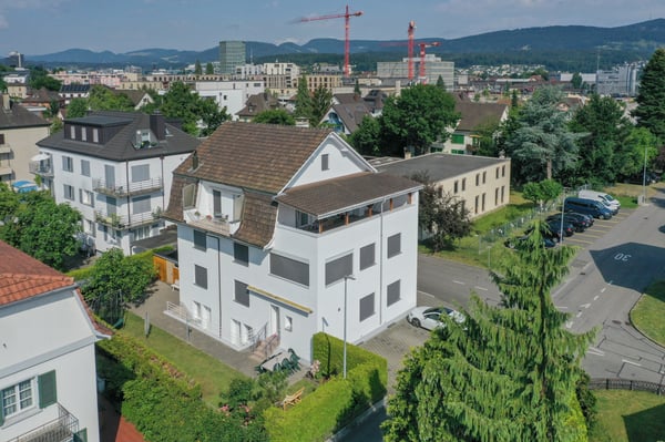 Kernsaniertes Dreifamilienhaus an ruhiger und doch zentraler Lage 1