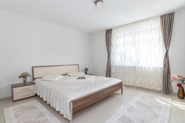 Kernsaniertes Dreifamilienhaus an ruhiger und doch zentraler Lage 6