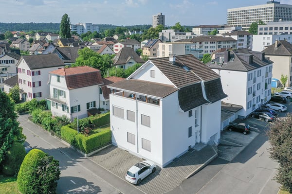 Kernsaniertes Dreifamilienhaus an ruhiger und doch zentraler Lage 2