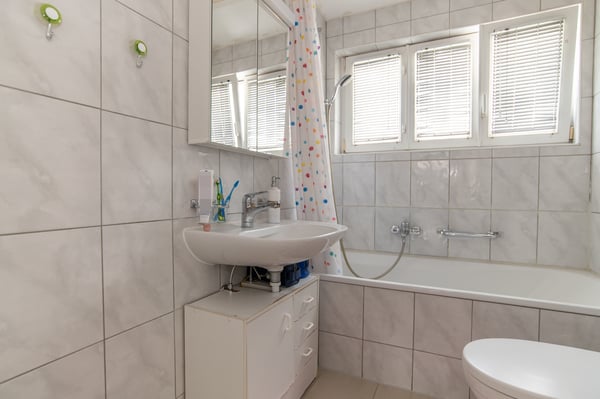 Kernsaniertes Dreifamilienhaus an ruhiger und doch zentraler Lage 10