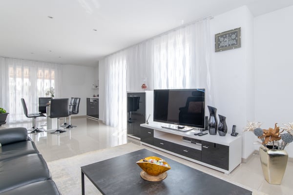 Kernsaniertes Dreifamilienhaus an ruhiger und doch zentraler Lage 11