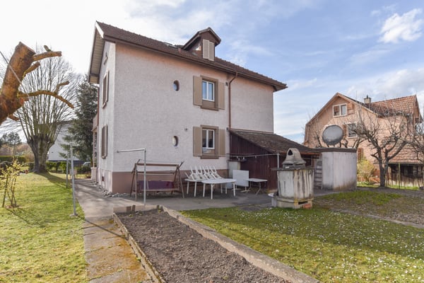 Immobilie an ausgezeichneter Lage auf grossem Grundstück 3