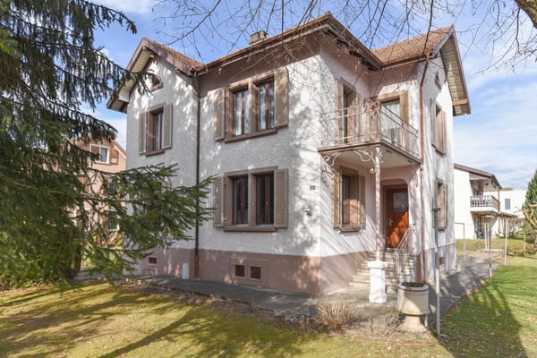 Immobilie an ausgezeichneter Lage auf grossem Grundstück 2