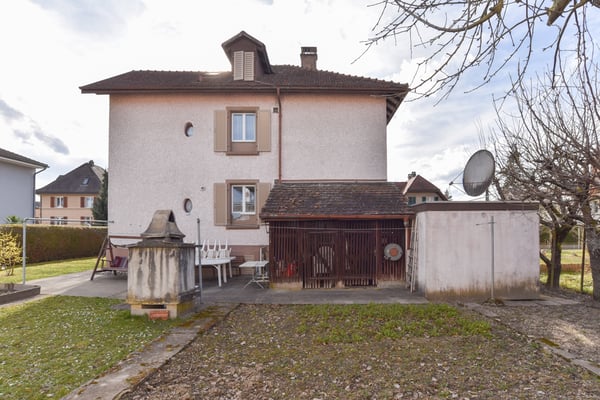 Immobilie an ausgezeichneter Lage auf grossem Grundstück 4