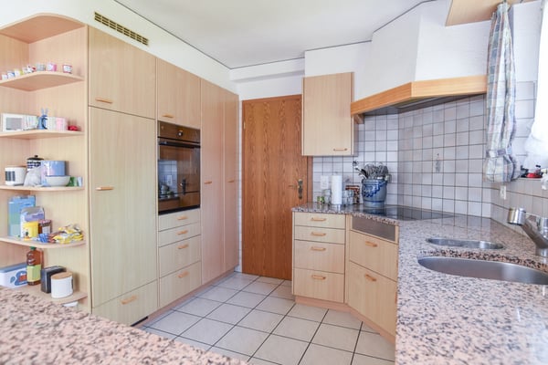 Freistehendes EFH mit grossem Umschwung an bevorzugter Lage 6