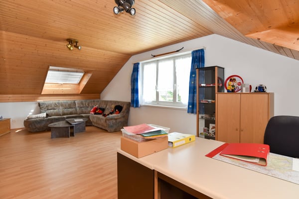 Freistehendes EFH mit grossem Umschwung an bevorzugter Lage 11
