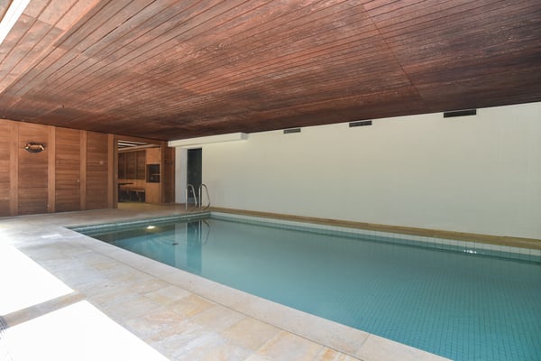 Privates Hallenbad inklusive Wohnen der besonderen Art 7