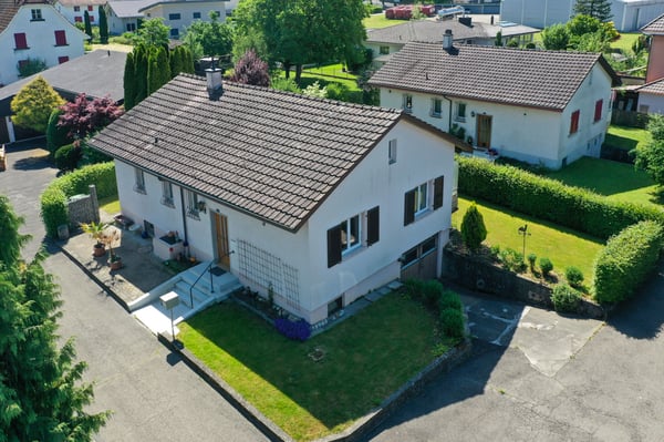Freistehendes Haus mit Potential an ruhiger Lage 1