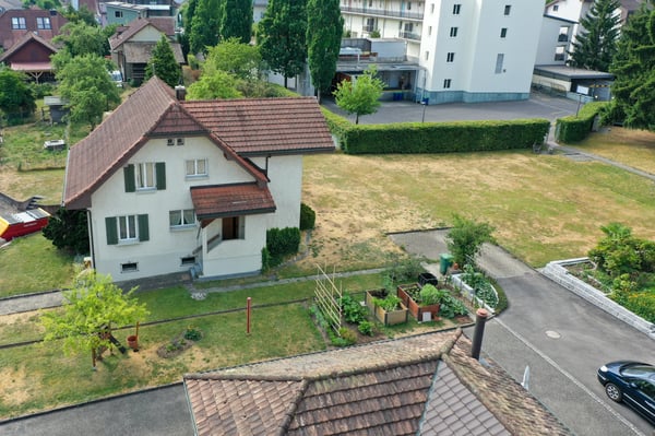 Interessantes Bauland mit Altliegenschaft 10