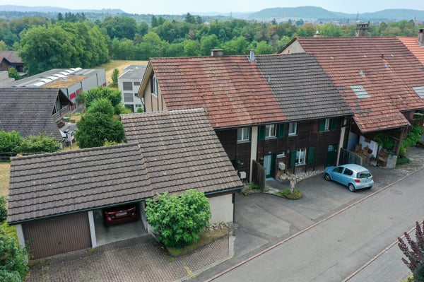 Zwei aneinandergebaute Einfamilienhäuser an bevorzugter Aussichtslage 13