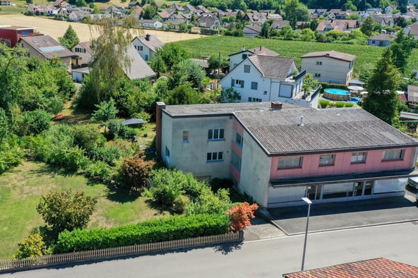 Renovationsobjekt mit Potential für Zweifamilien- oder Wohngewerbehaus 1
