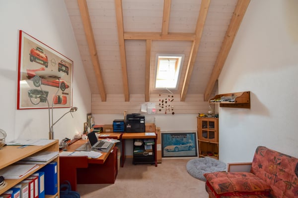 Grosszügige Maisonette-Wohnung mit schöner Aussicht an zentraler Lage 12